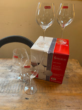 Load image into Gallery viewer, Spiegelau Burgundy Wine Glasses 4-pack (small)

