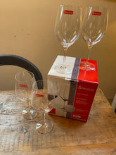 Load image into Gallery viewer, Spiegelau Bordeaux Wine Glasses 4-pack (small)
