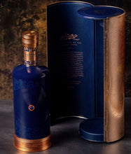 Load image into Gallery viewer, Silent Pool Black Juniper Gin
